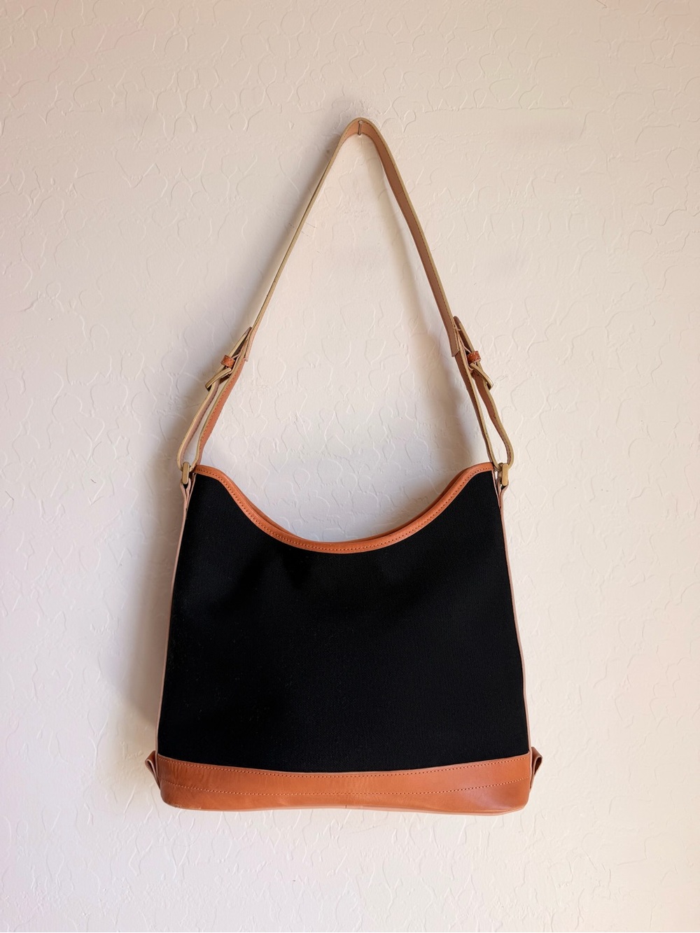 Y2K Giani Bernini Black Canvas & Tan Leather Buckle Hobo Shoulder Bag